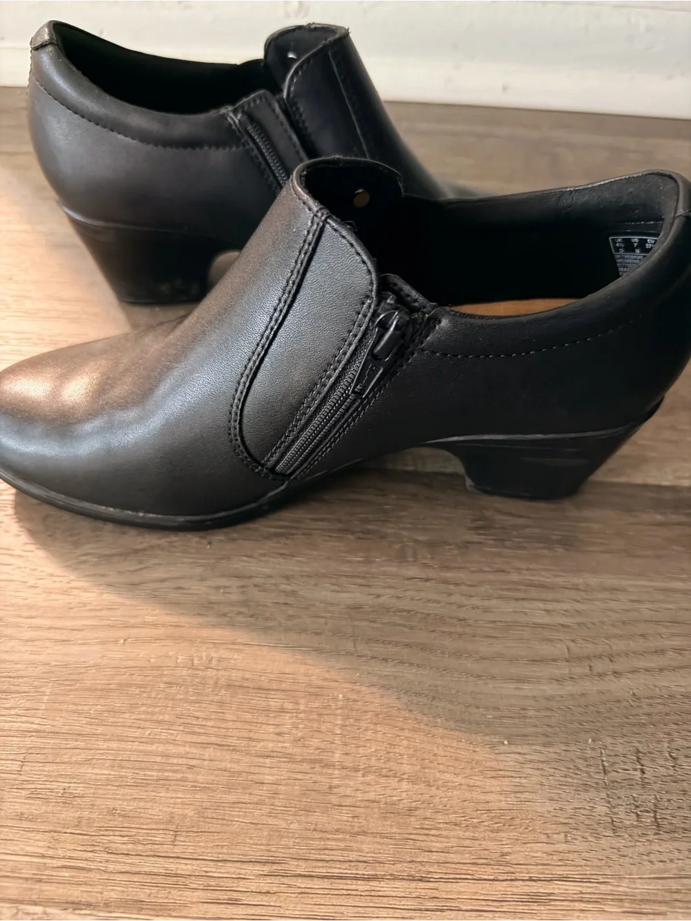 Clarks Collection Black Leather Ankle Booties Side Zip Block Heel